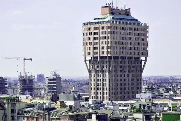 معماران ایرانی فریاد می‌زنند این نماهای بی‌هویت کشور را نابود می‌کند