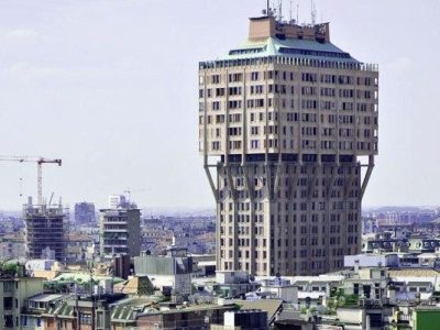 معماران ایرانی فریاد می‌زنند این نماهای بی‌هویت کشور را نابود می‌کند